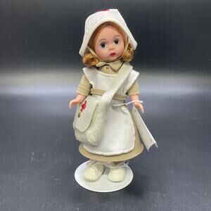 Vtg 1999 Madame Alexander #17620 World War II Nurse Wartime Women Collection USA